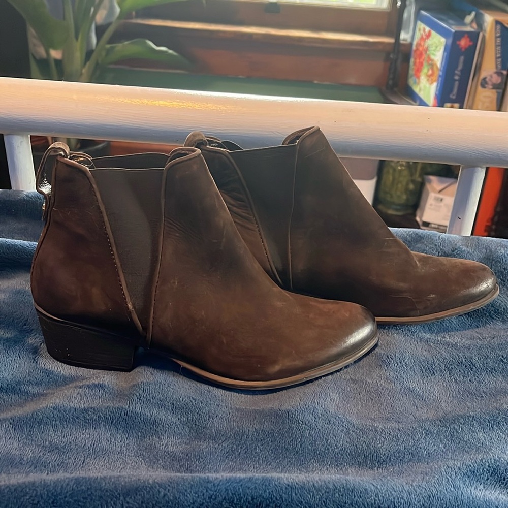 Steve Madden boots size 6